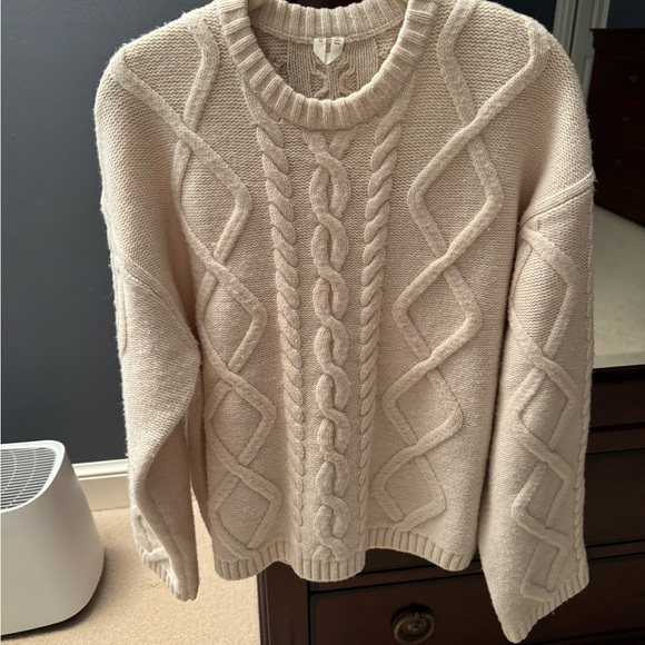 Stylish Arket 100% wool sweater - Picture 5 of 8
